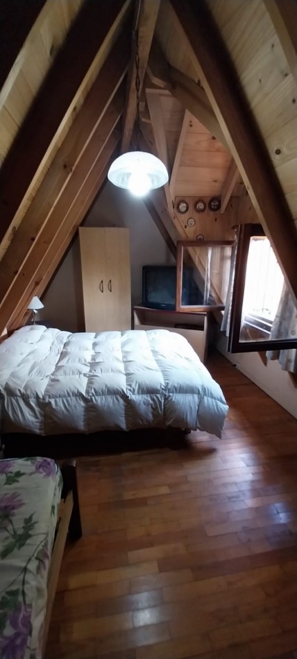  El Barba  - Venta en Block en 104 y Av. 7  Casa + 2 Duplex  Oportunidad de Inversion con Excelente Rentabilidad