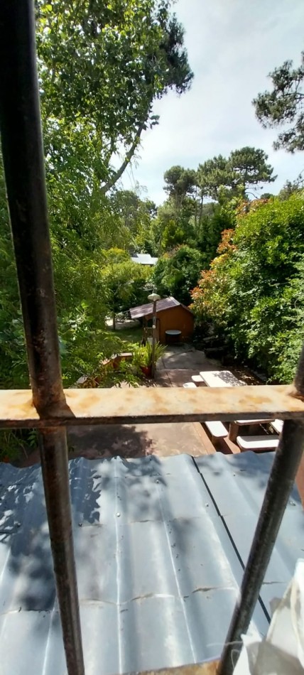  El Barba  - Venta en Block en 104 y Av. 7  Casa + 2 Duplex  Oportunidad de Inversion con Excelente Rentabilidad