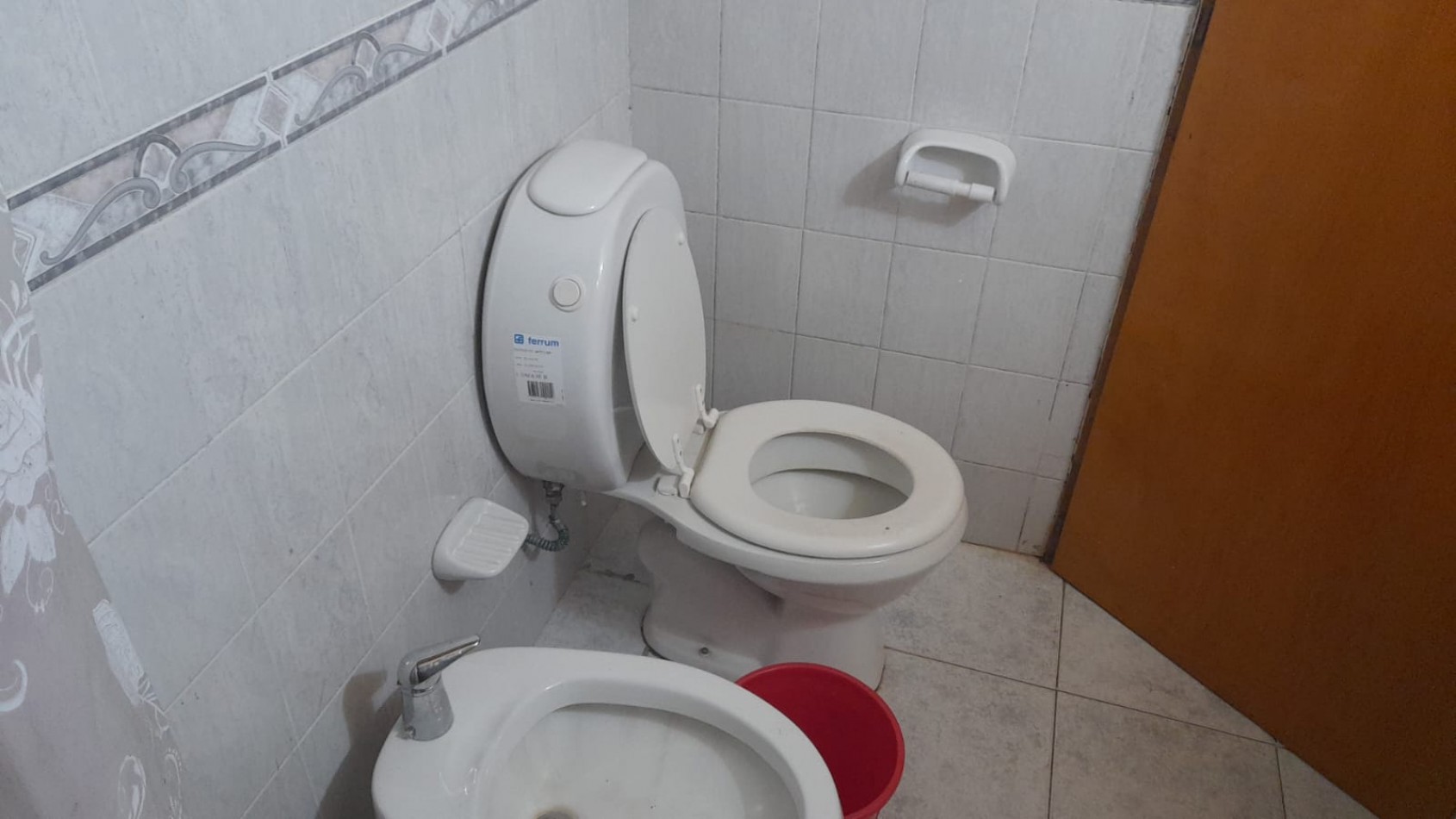 ALQUILER ANUAL- CASA DE 3 AMBIENTES MAS DEPARTAMENTO DE 1AMBIENTE EN ZONA SUR DE VILLA GESELL