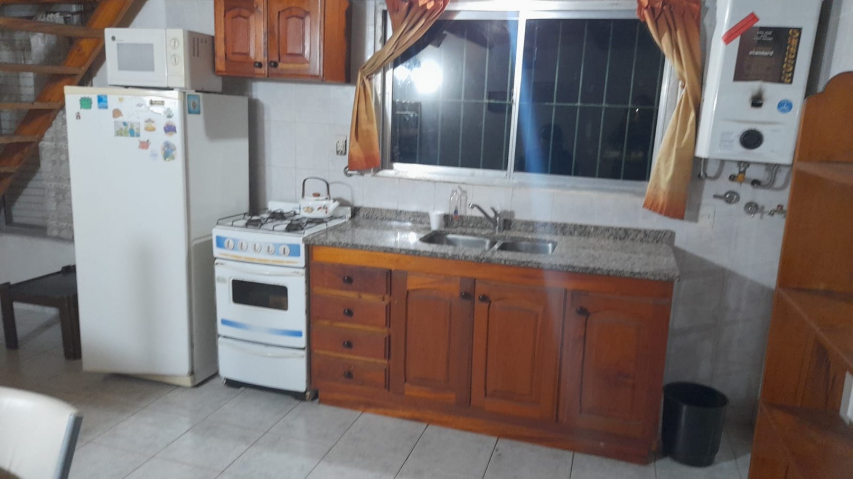ALQUILER ANUAL- CASA DE 3 AMBIENTES MAS DEPARTAMENTO DE 1AMBIENTE EN ZONA SUR DE VILLA GESELL