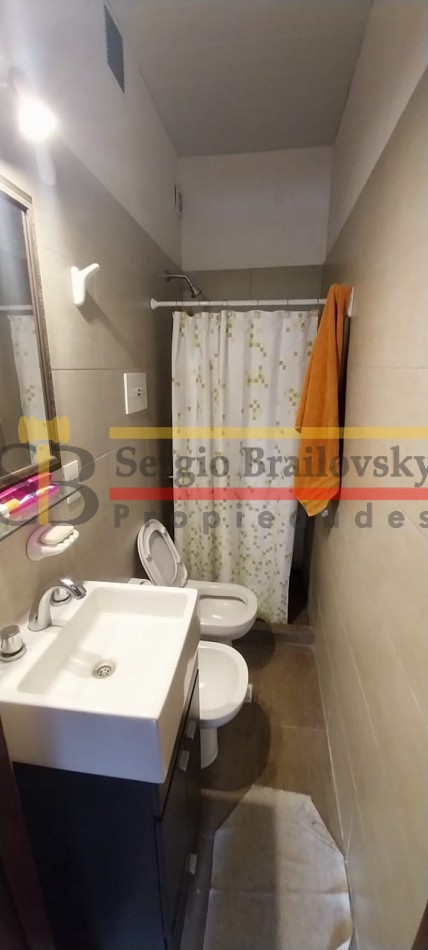 Oportunidad comercial y residencial en Av. 3 - Local, departamento y cochera