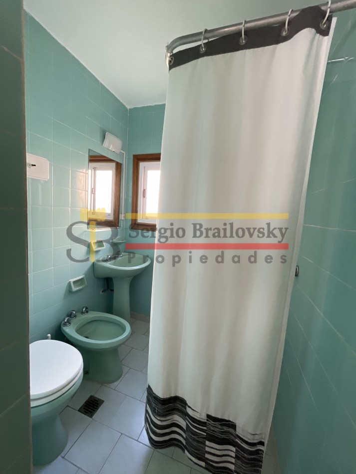 ALQUILER TEMPORAL DEPARTAMENTO  U.F. 11 PARA 4 PERSONAS - VILLA GESELL PLENO CENTRO 