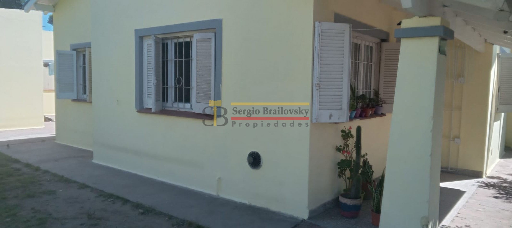 VENTA EN BLOCK, CHALET 3 AMB MAS 8 HABITACIONES INDEPENDIENTES CON BAÑO PRIVADO