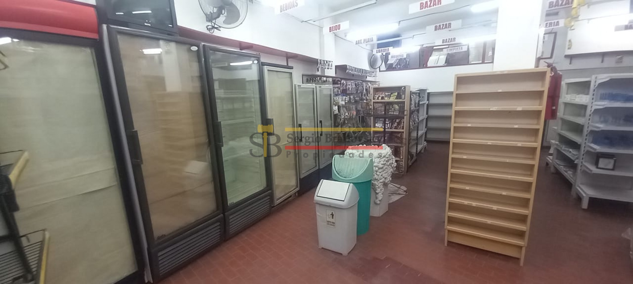 Local en alquiler anual - Zona sur de Villa Gesell, Av. 3