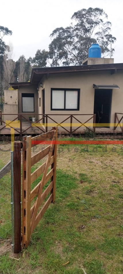 Alquiler Temporal en Mar Azul - Casa de 3 Ambientes con Amplio Parque