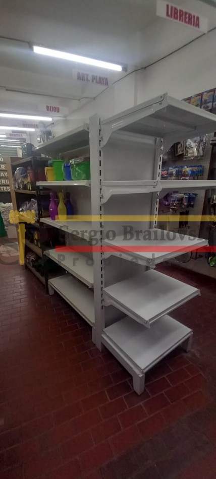 Local en alquiler anual - Zona sur de Villa Gesell, Av. 3