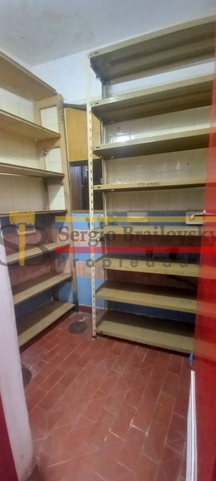 Oportunidad comercial y residencial en Av. 3 - Local, departamento y cochera