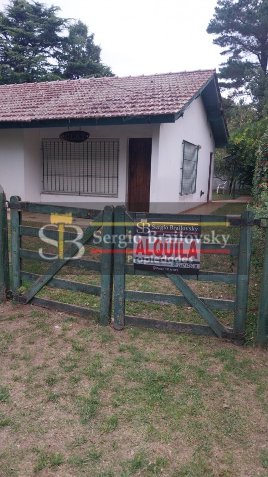 ALQUILER ANUAL- CASA DE 3 AMBIENTES ZONA SUR DE VILLA GESELL