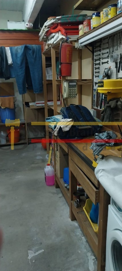 Oportunidad comercial y residencial en Av. 3 - Local, departamento y cochera