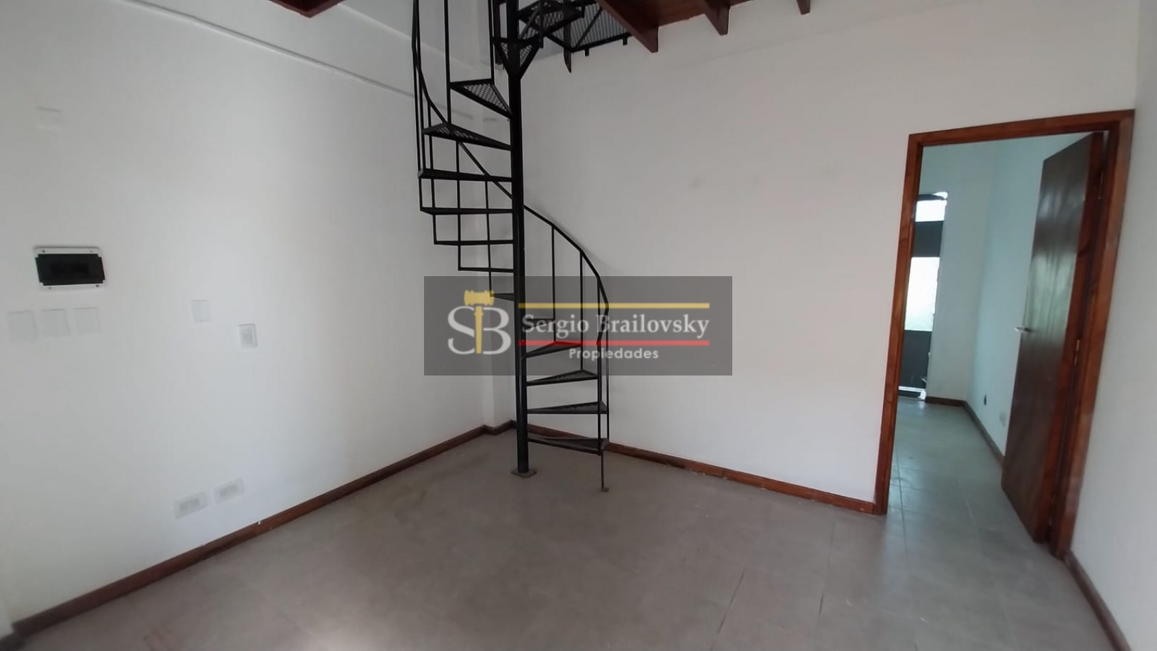 SE VENDE  LOCAL COMERCIAL EN OSTENDE 
