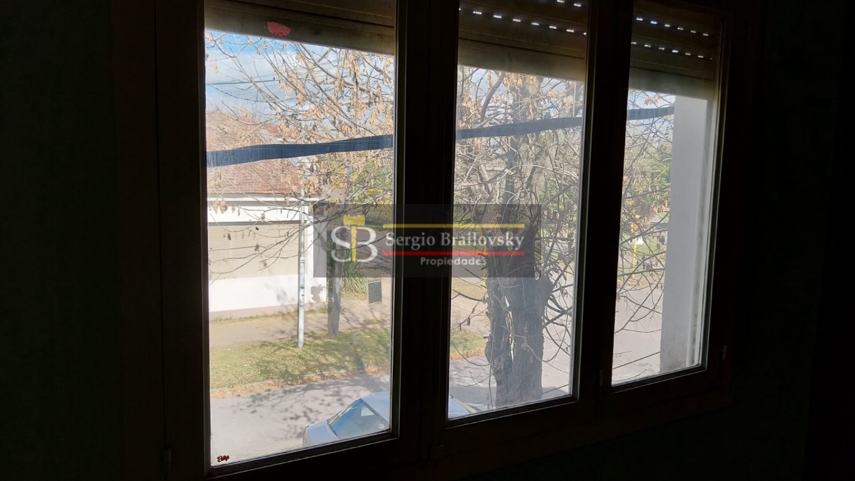 Se Vende  Casa de dos plantas mas local comercial en Gral. Madariaga 