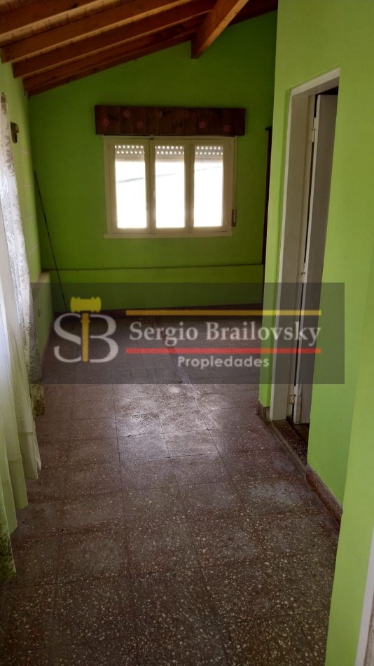 Se Vende  Casa de dos plantas mas local comercial en Gral. Madariaga 