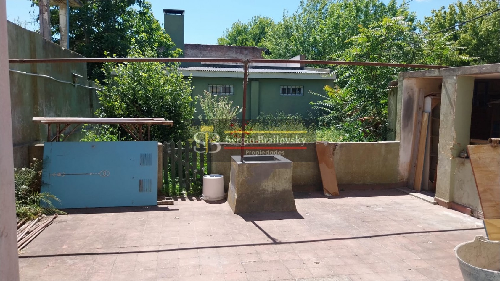 Se Vende  Casa de dos plantas mas local comercial en Gral. Madariaga 