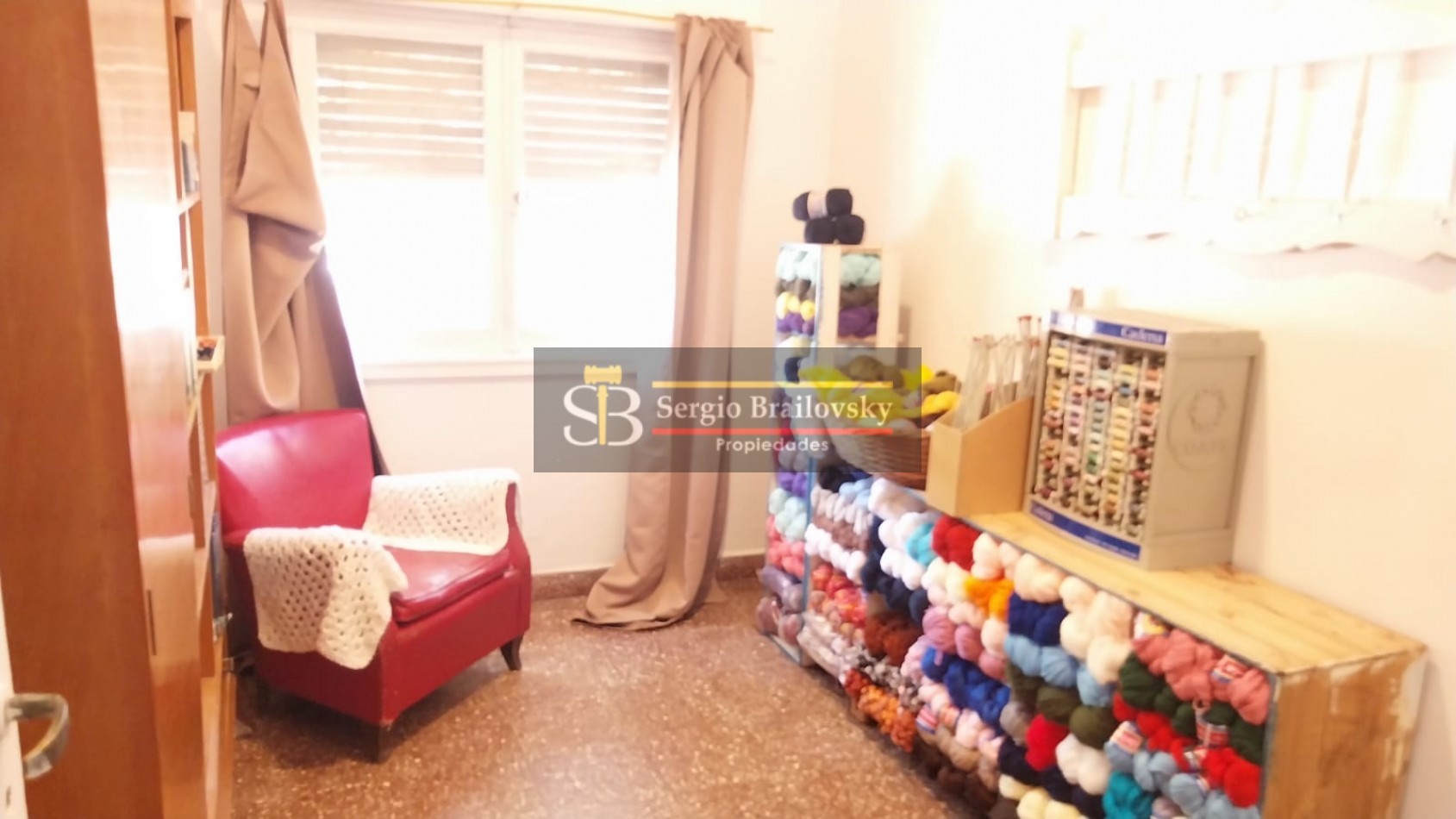 Se Vende  Casa de dos plantas mas local comercial en Gral. Madariaga 