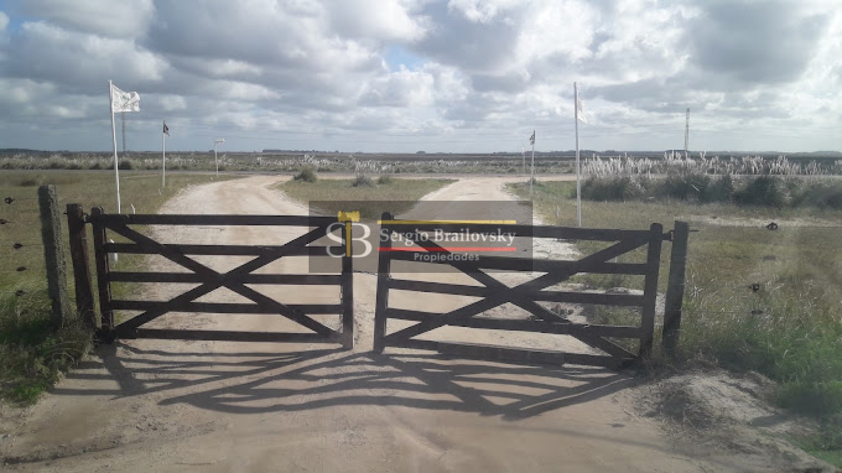 SE VENDE LOTE EN EL SALVAJE