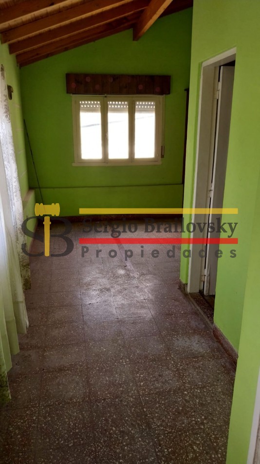Se Vende  Casa de dos plantas mas local comercial en Gral. Madariaga 