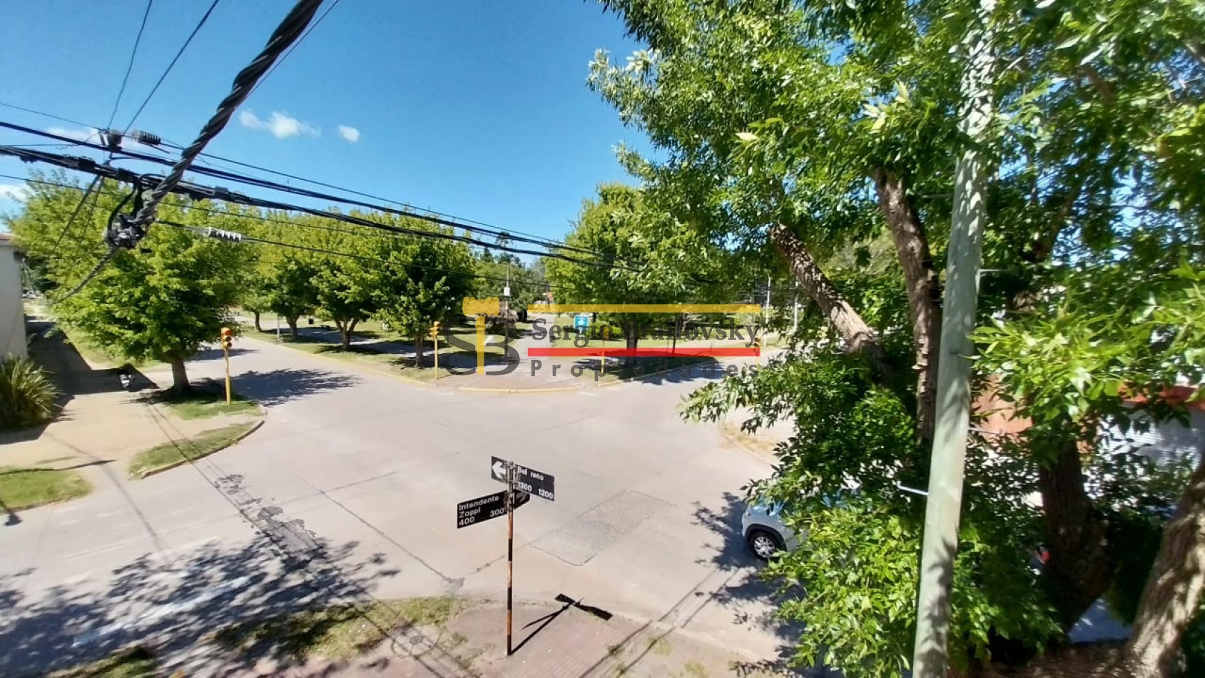 Se Vende  Casa de dos plantas mas local comercial en Gral. Madariaga 