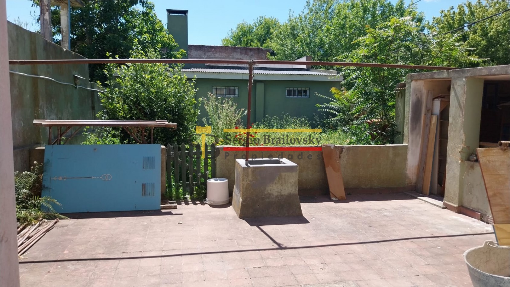 Se Vende  Casa de dos plantas mas local comercial en Gral. Madariaga 