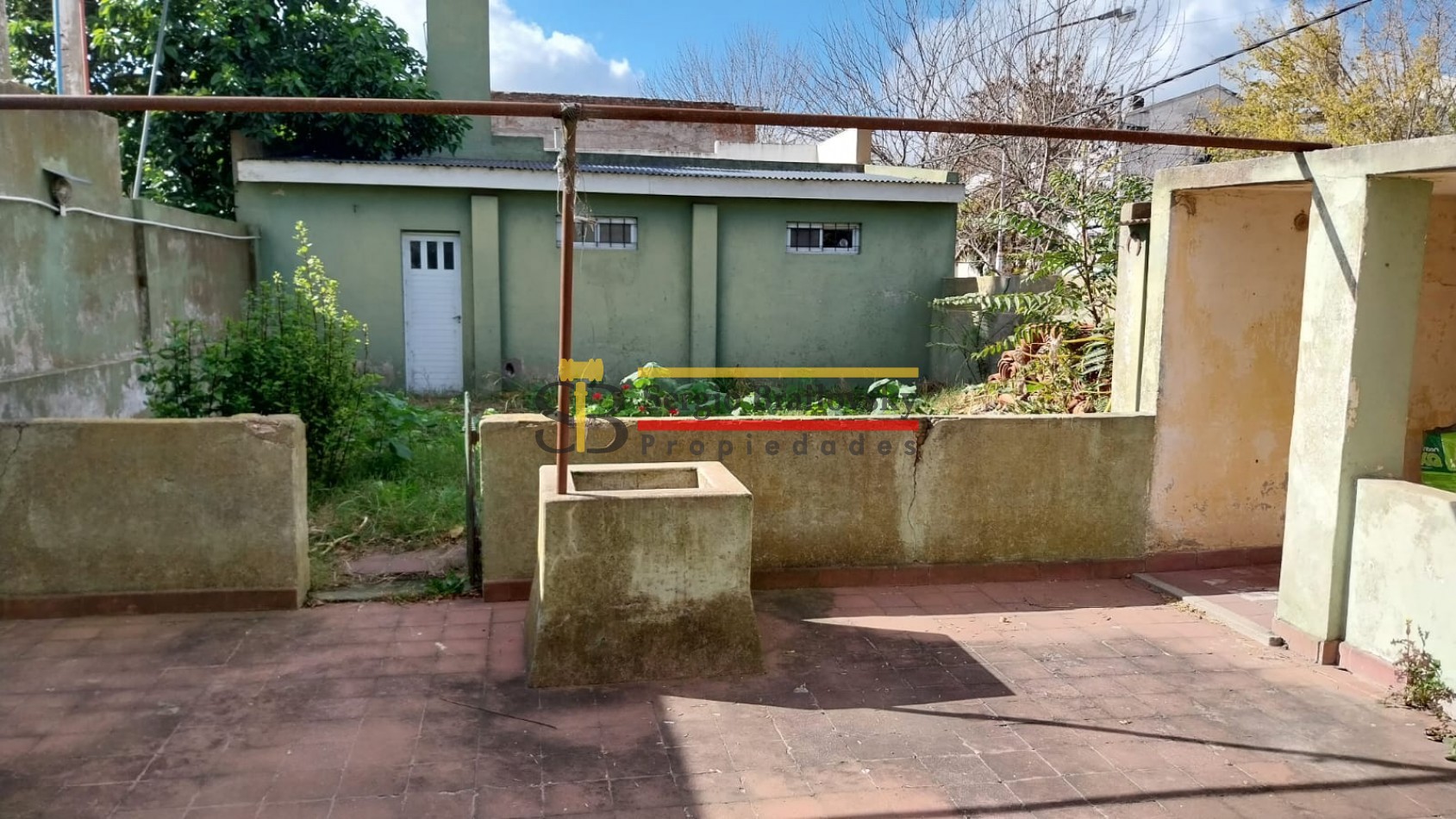 Se Vende  Casa de dos plantas mas local comercial en Gral. Madariaga 