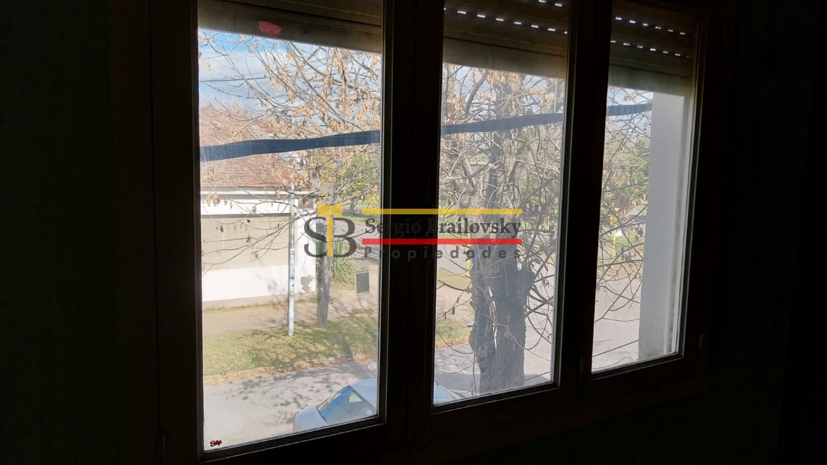 Se Vende  Casa de dos plantas mas local comercial en Gral. Madariaga 