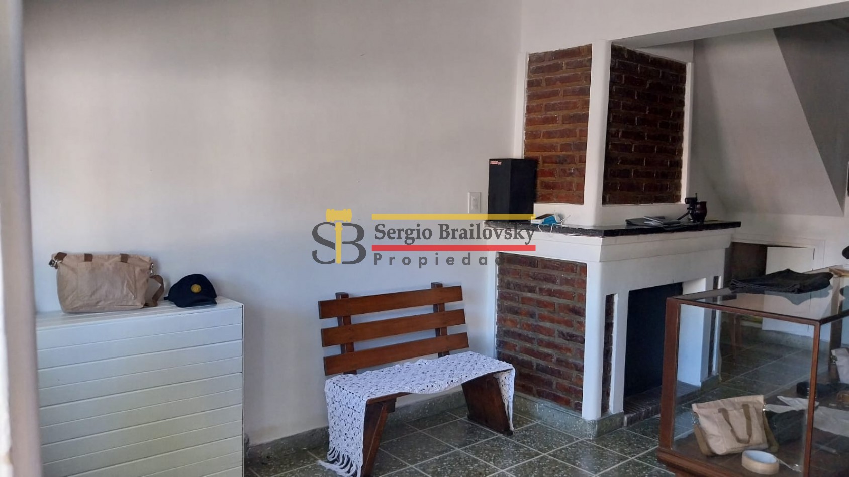 Se Vende  Casa de dos plantas mas local comercial en Gral. Madariaga 
