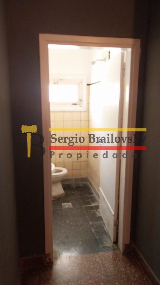 Se Vende  Casa de dos plantas mas local comercial en Gral. Madariaga 
