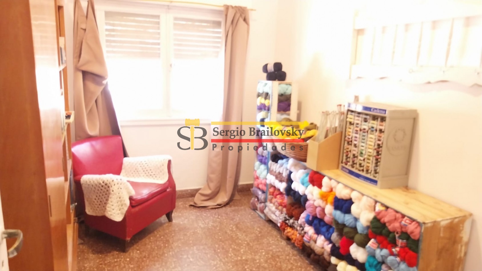 Se Vende  Casa de dos plantas mas local comercial en Gral. Madariaga 