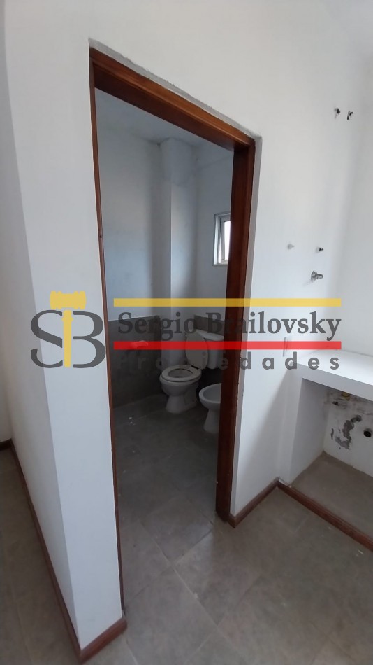 SE VENDE  LOCAL COMERCIAL EN OSTENDE 
