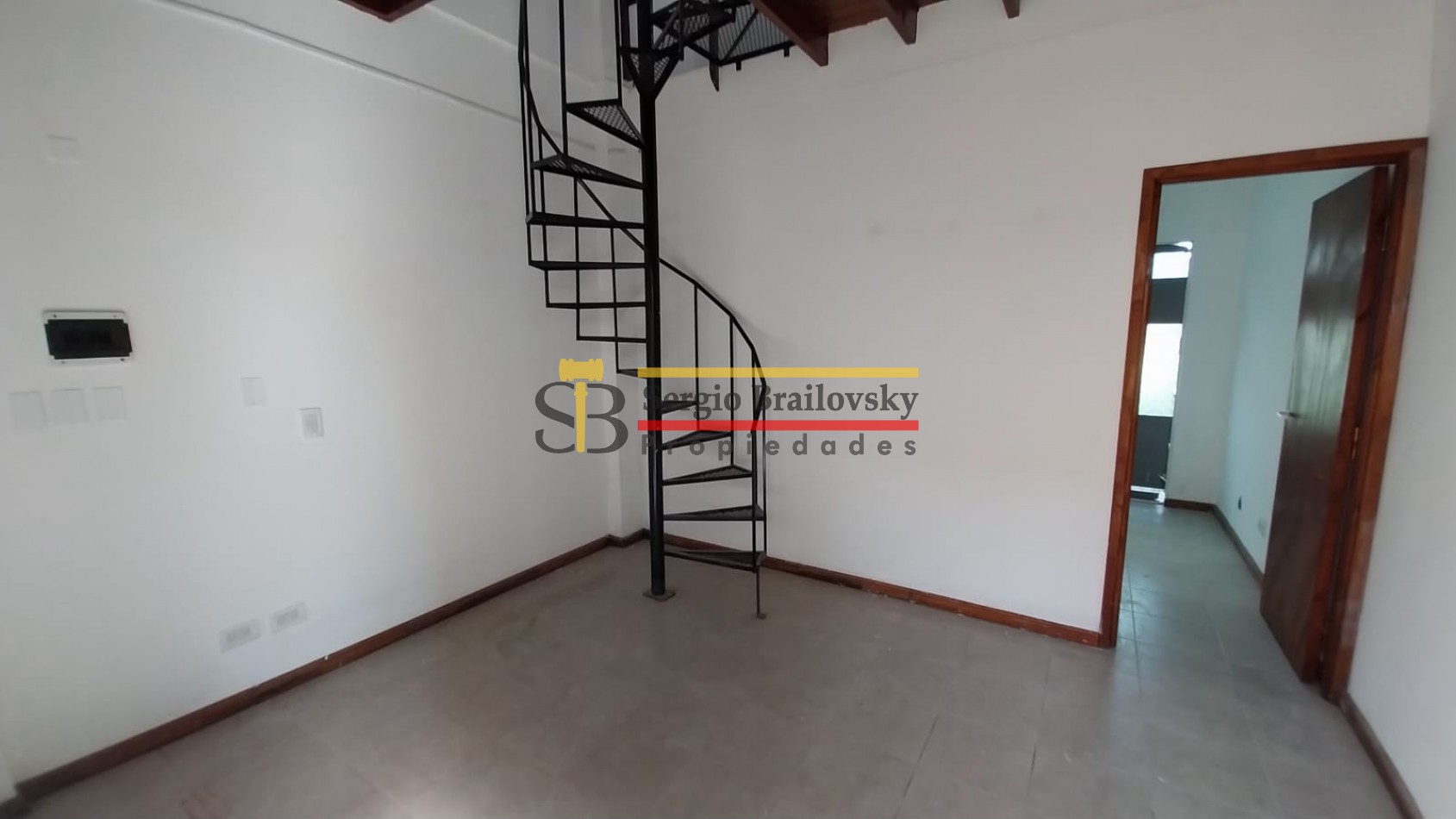SE VENDE  LOCAL COMERCIAL EN OSTENDE 