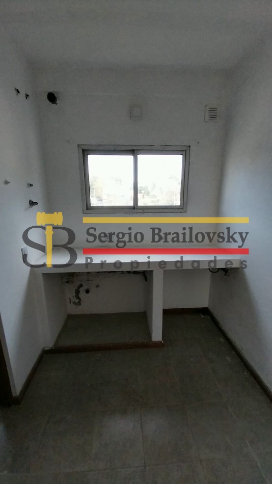 SE VENDE  LOCAL COMERCIAL EN OSTENDE 