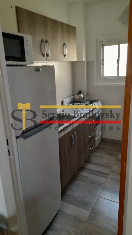 ALQUILER TEMPORAL MONOAMBIENTE U.F. 11 PARA 4 PERSONAS - VILLA GESELL PLENO CENTRO 