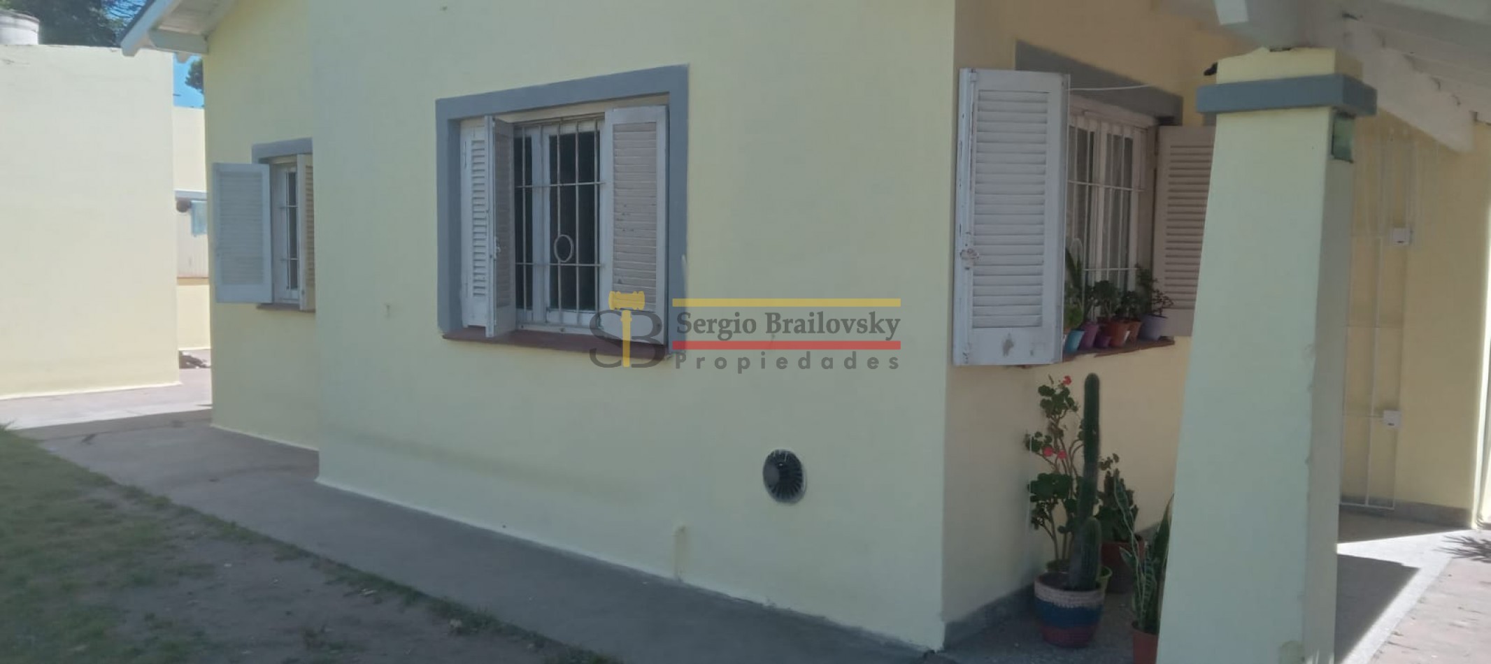 VENTA EN BLOCK, CHALET 3 AMB MAS 8 HABITACIONES INDEPENDIENTES CON BAÑO PRIVADO