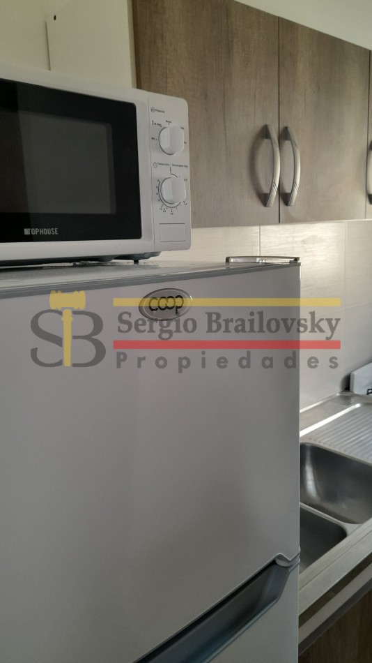 ALQUILER TEMPORAL DEPARTAMENTO  U.F. 11 PARA 4 PERSONAS - VILLA GESELL PLENO CENTRO 