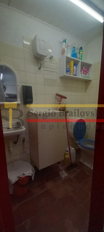 Oportunidad comercial y residencial en Av. 3 - Local, departamento y cochera