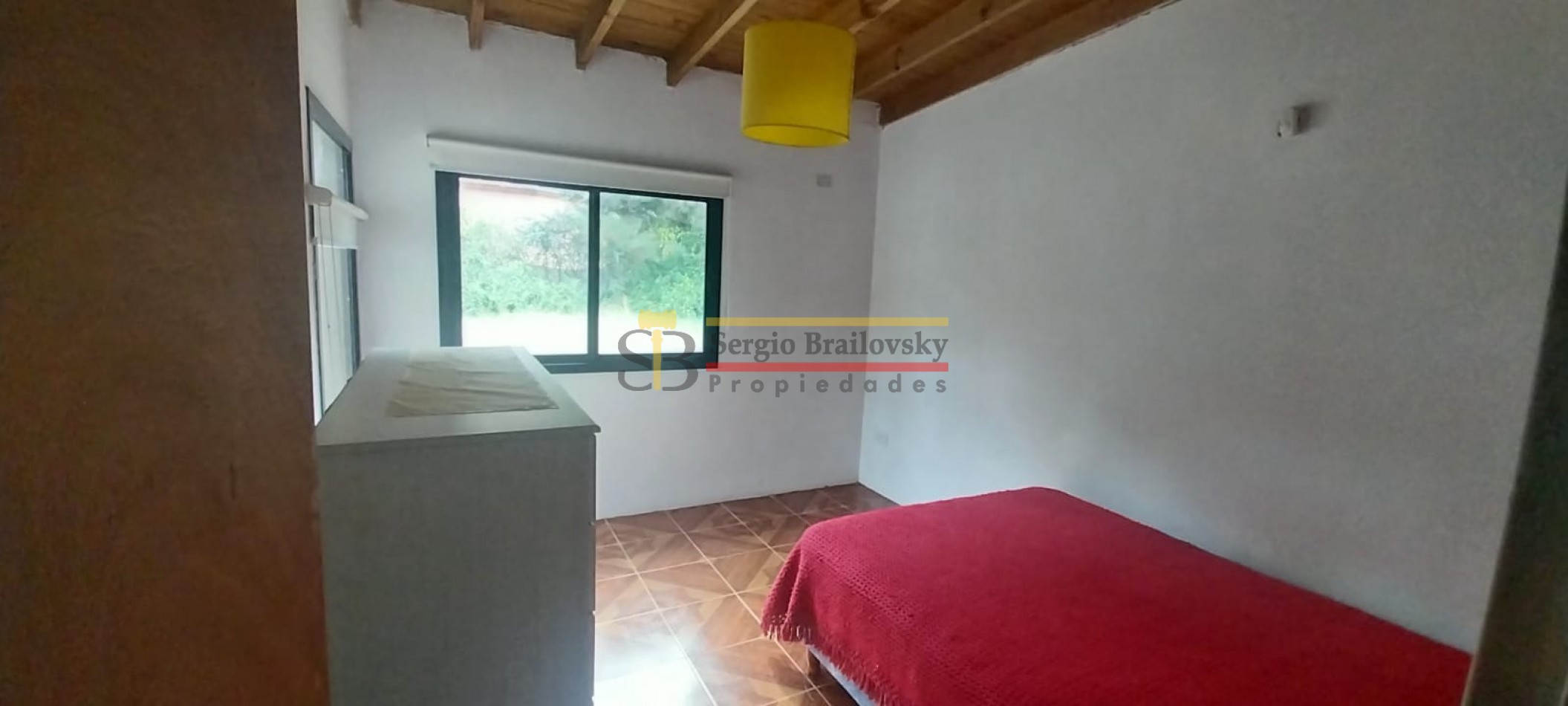 Alquiler Temporal en Mar Azul - Casa de 3 Ambientes con Amplio Parque