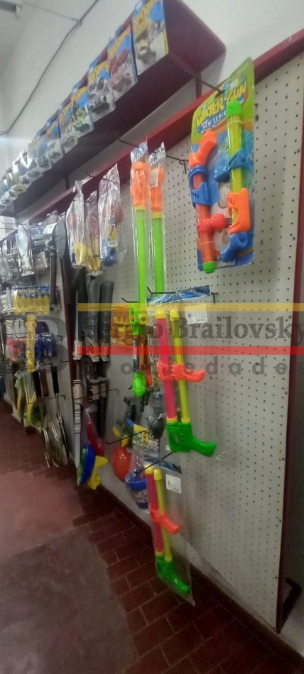 Local en alquiler anual - Zona sur de Villa Gesell, Av. 3