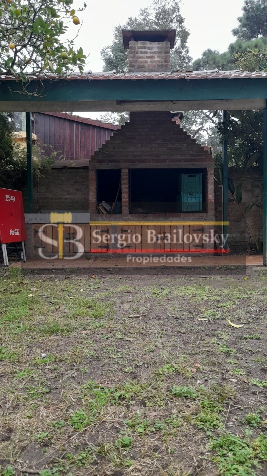 ALQUILER ANUAL- CASA DE 3 AMBIENTES ZONA SUR DE VILLA GESELL