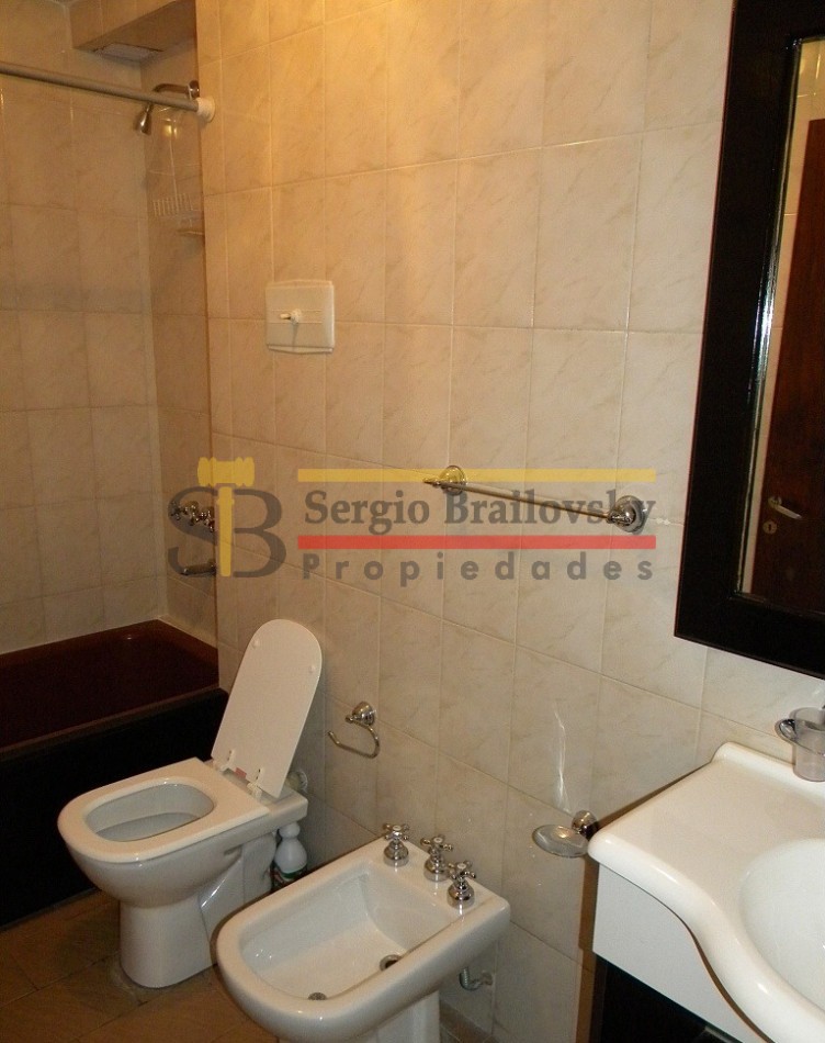 CASA EN ALQUILER TEMPORAL EN VILLA GESELL- BARRIO NORTE