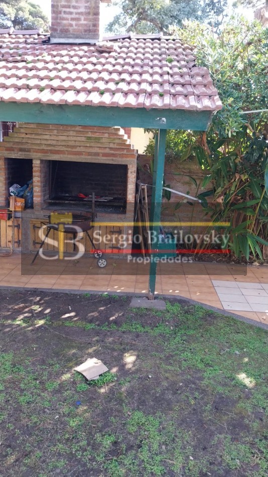 ALQUILER ANUAL- CASA DE 3 AMBIENTES ZONA SUR DE VILLA GESELL