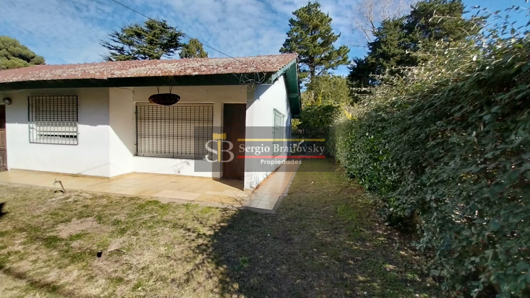 ALQUILER ANUAL- CASA DE 3 AMBIENTES ZONA SUR DE VILLA GESELL