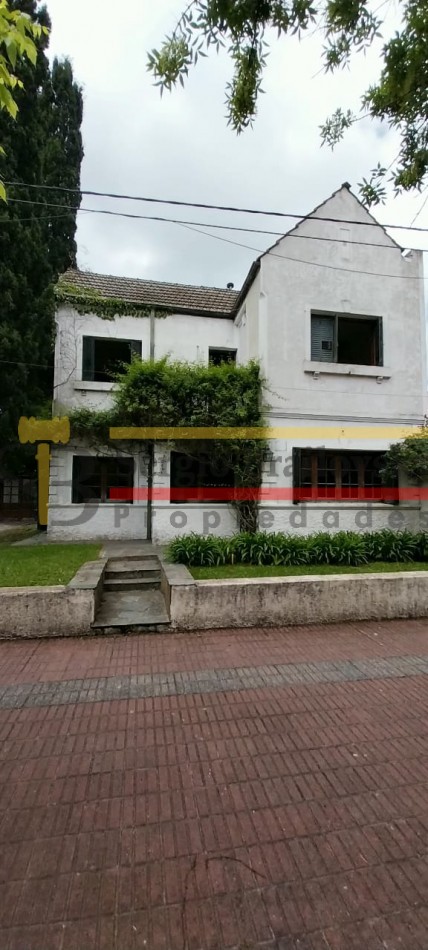 ¡Iconica casa en venta en General Madariaga! - La emblematica residencia del reconocido  Melon Gil 