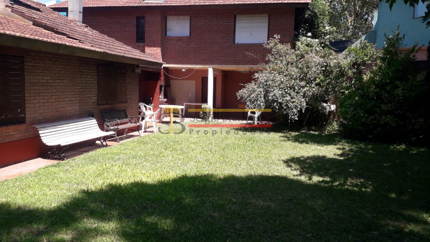 CASA EN ALQUILER TEMPORAL EN VILLA GESELL- BARRIO NORTE