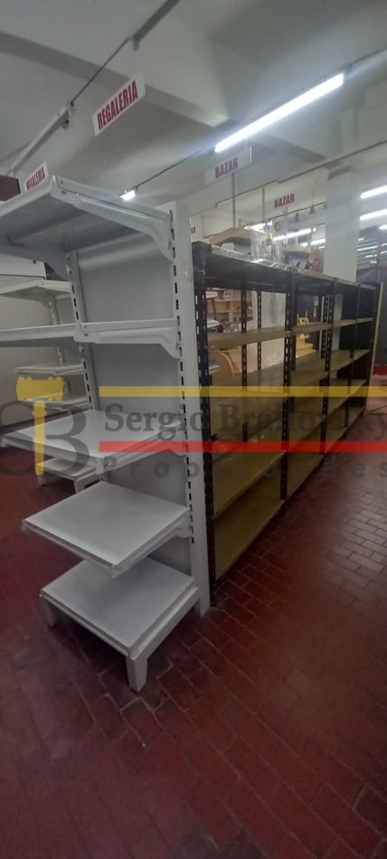 Oportunidad comercial y residencial en Av. 3 - Local, departamento y cochera