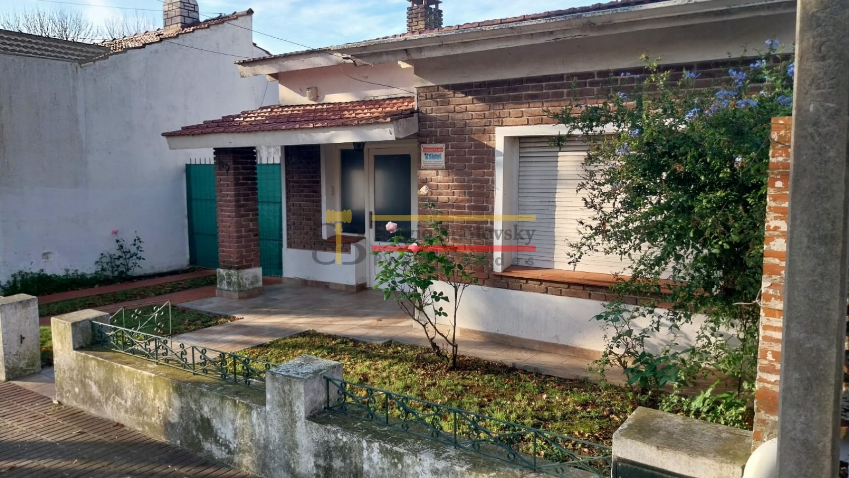 HERMOSA CASA 3 AMBIENTES A LA VENTA EN MADARIAGA