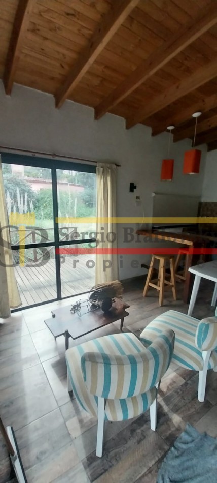 Alquiler Temporal en Mar Azul - Casa de 3 Ambientes con Amplio Parque