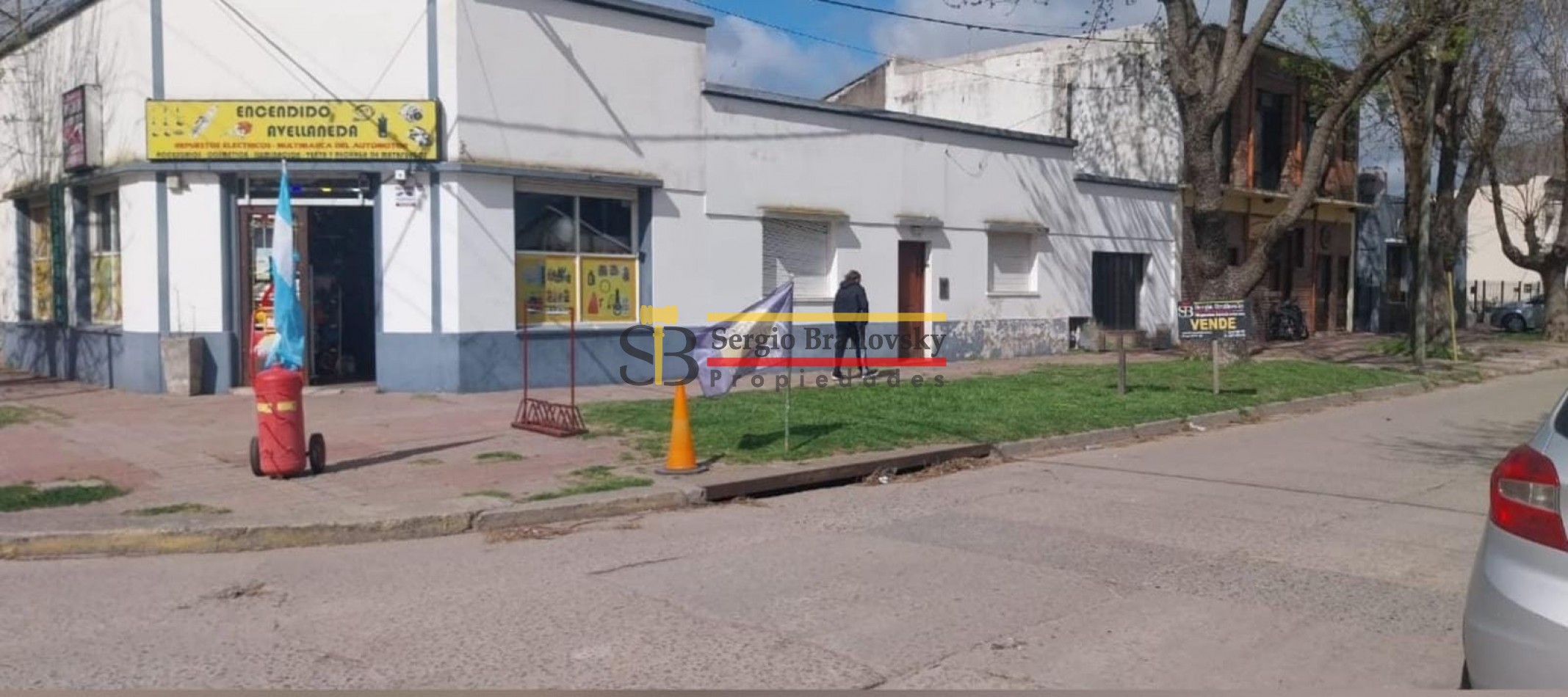 EN VENTA LOCAL CON VIVIENDA IMPORTANTE ESQUINA EN GENERAL MADARIAGA