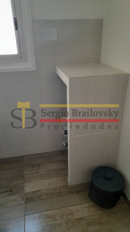 ALQUILER TEMPORAL DEPARTAMENTO  U.F. 11 PARA 4 PERSONAS - VILLA GESELL PLENO CENTRO 