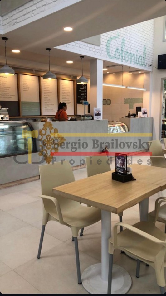 SE VENDE FONDO DE COMERCIO - Heladeria en el centro de Mar Azul