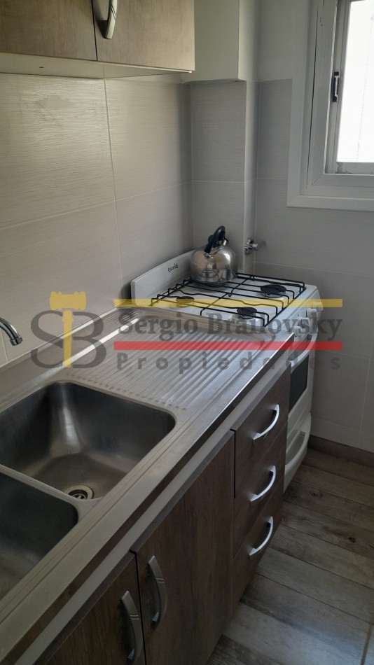 ALQUILER TEMPORAL DEPARTAMENTO  U.F. 11 PARA 4 PERSONAS - VILLA GESELL PLENO CENTRO 