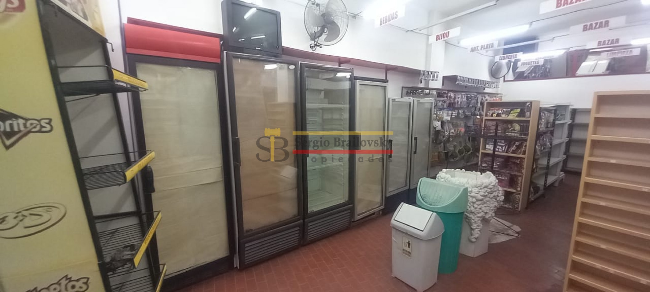 Local en alquiler anual - Zona sur de Villa Gesell, Av. 3